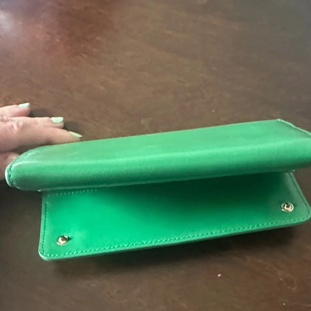 Tory Burch Bright Green Leather Continental Wallet with Gold Logo - Picture 12 of 13